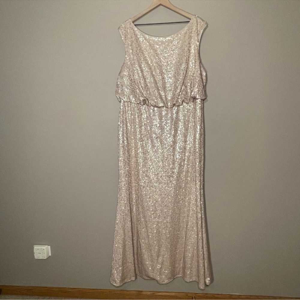 Elegant Sequin Evening Dress